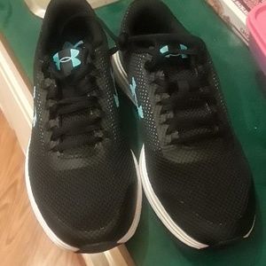UNDER ARMOUR  shoes